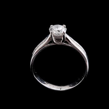 A RING, brilliant cut diamond c. 0.70 ct H/p2.