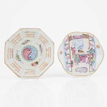 Skålar, fem stycken, porslin. Kina, Qingdynastin, 1800-/1900-tal.