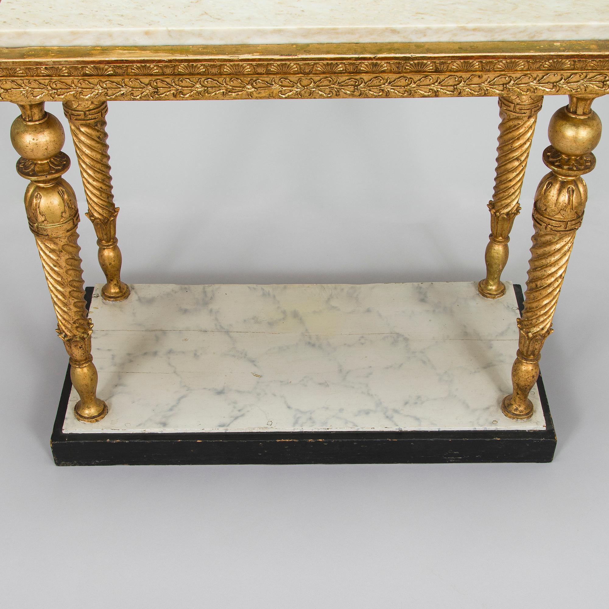 Jonas Frisk, Konsolipöytä, signeerattu J Frisk (toiminut 1805 - 1824), Tukholman hallileima, epäselvä vuosi. Myöhäiskustavilainen.