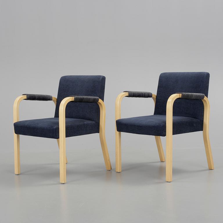 KARMSTOLAR, ett par, nr 26, Alvar Aalto, Artek.