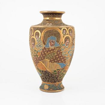 A Satsumaware vase, Japan, Meiji (1868-1912), around 1900.