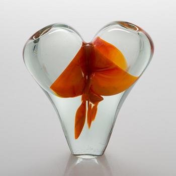 KARI ALAKOSKI, A glass sculpture/ vase. Signed Kari Alakkoski Nj-05.