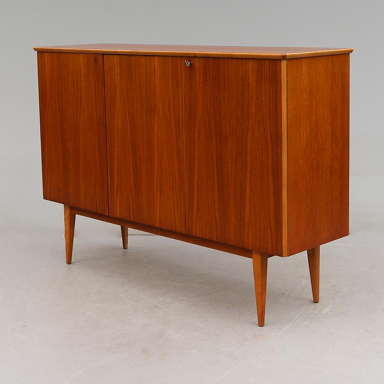 SIDEBOARD, 1900-talets andra hälft.