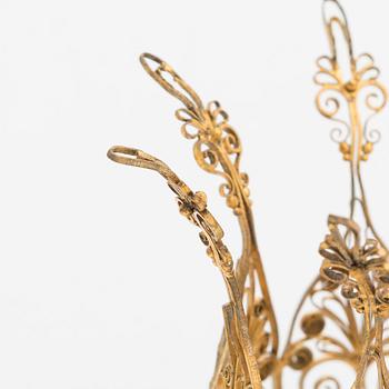 A Tillander filigree bridal crown in gilt silver (813), Helsinki 1946. In original box.