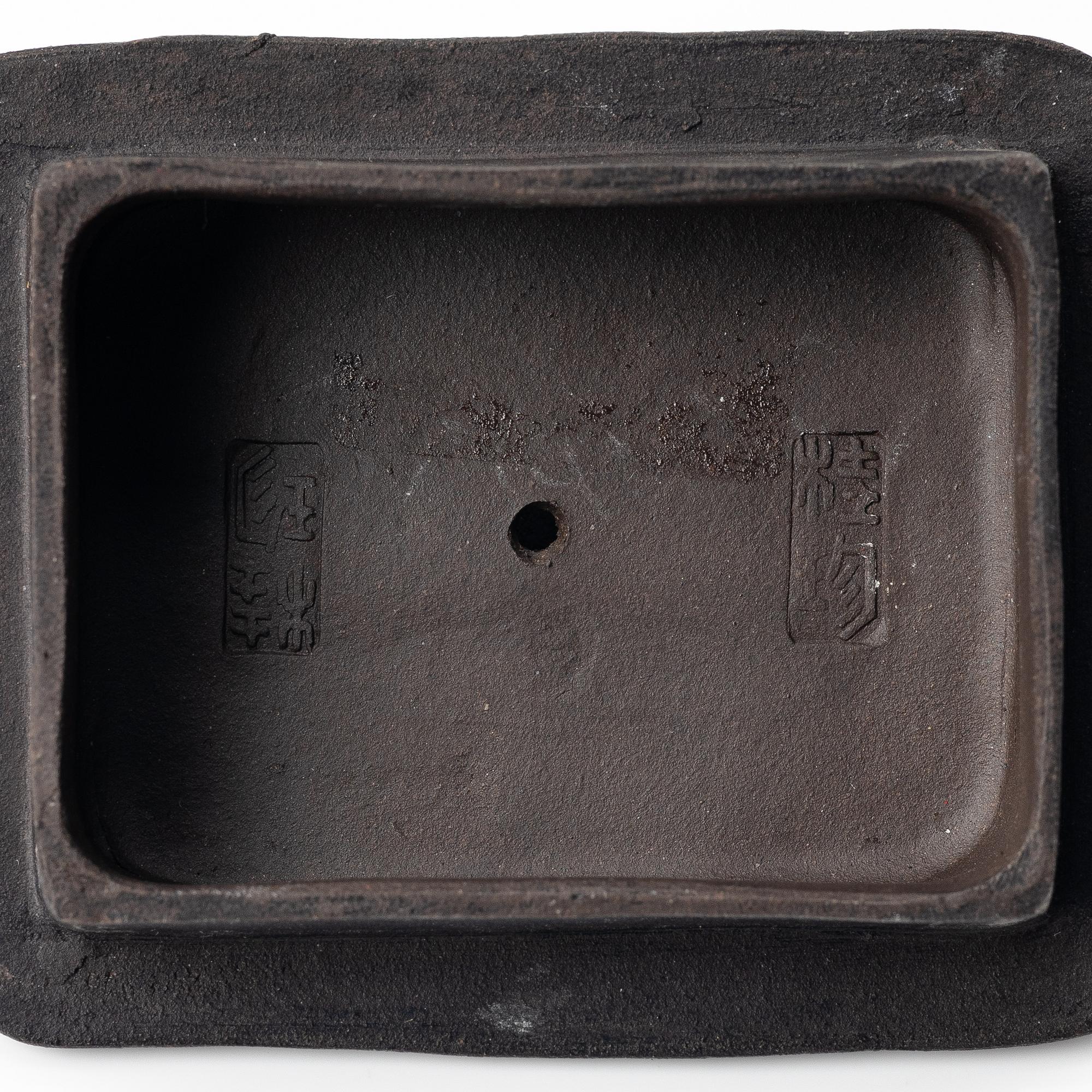 Zhou Guizhen, A Chinese 'leather bag' teapot, yixing, 1980s.