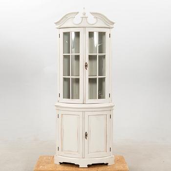 Corner cabinet, Gustavian style, mid/second half of the 20th century.