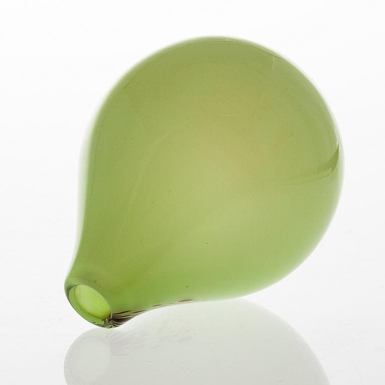 TAPIO WIRKKALA Pear 3278 art glass, signed Tapio Wirkkala Iittala.