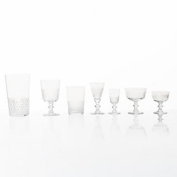 Vicke Lindstrand, a 53 pieces Swedish glass service, "Diamant", Kosta, mid 20th century.
