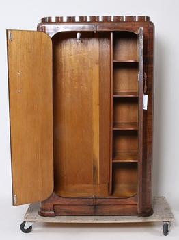 KLÄDSKÅP, 2 st, 1930/40-tal.