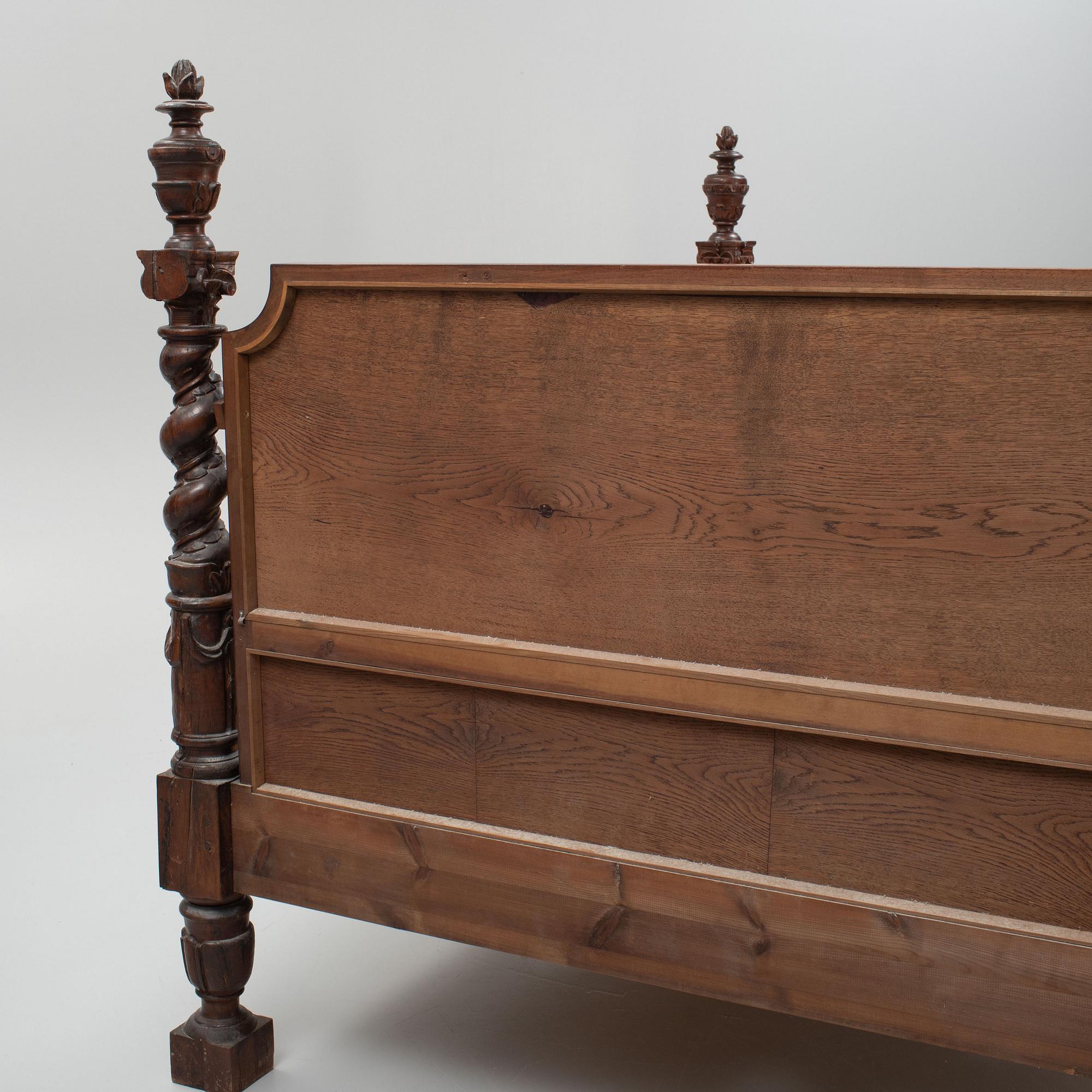 Säng, barockstil, tidigt 1900-tal.