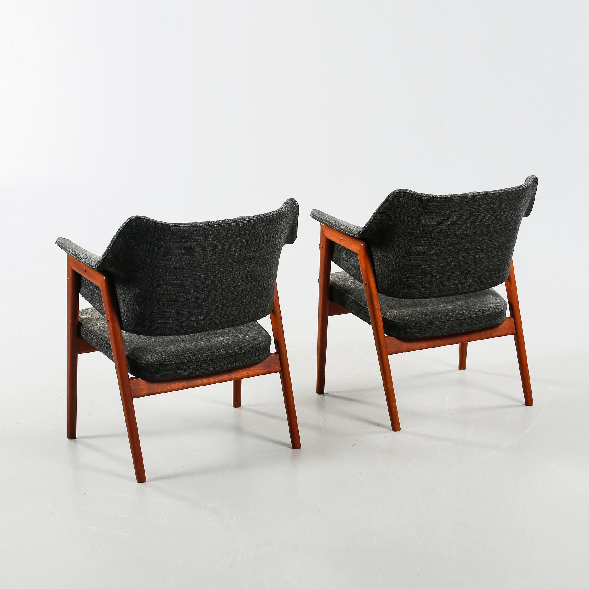 A pair of armchairs designed by Karl-Erik Ekselius for JOC, Vetlanda, made around the middle of the 20th century.