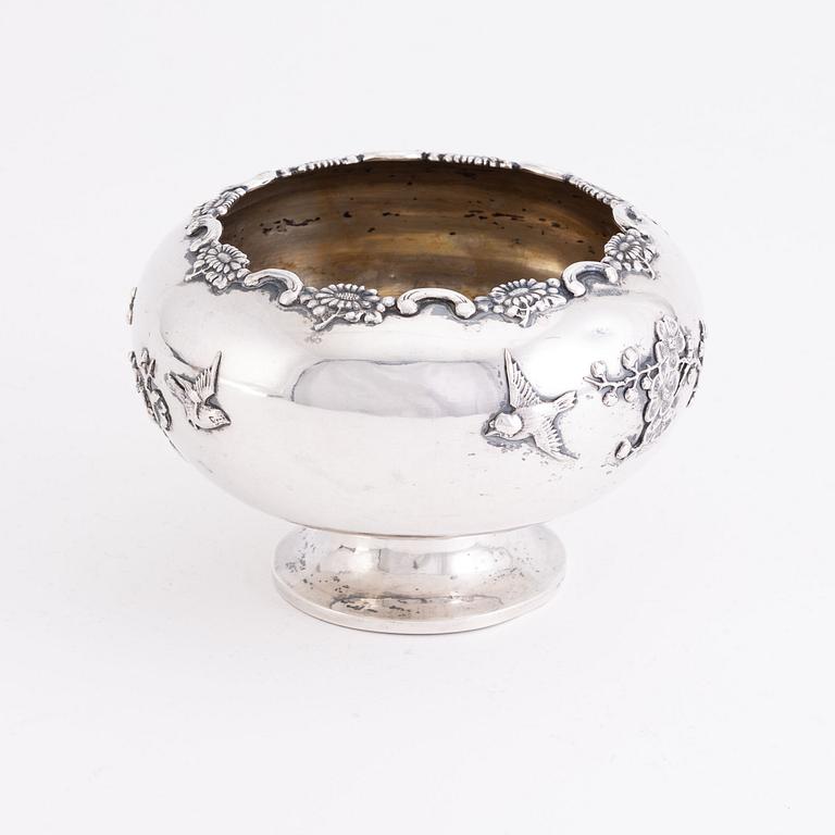 A Chinese silver bowl, mark LC & Co.