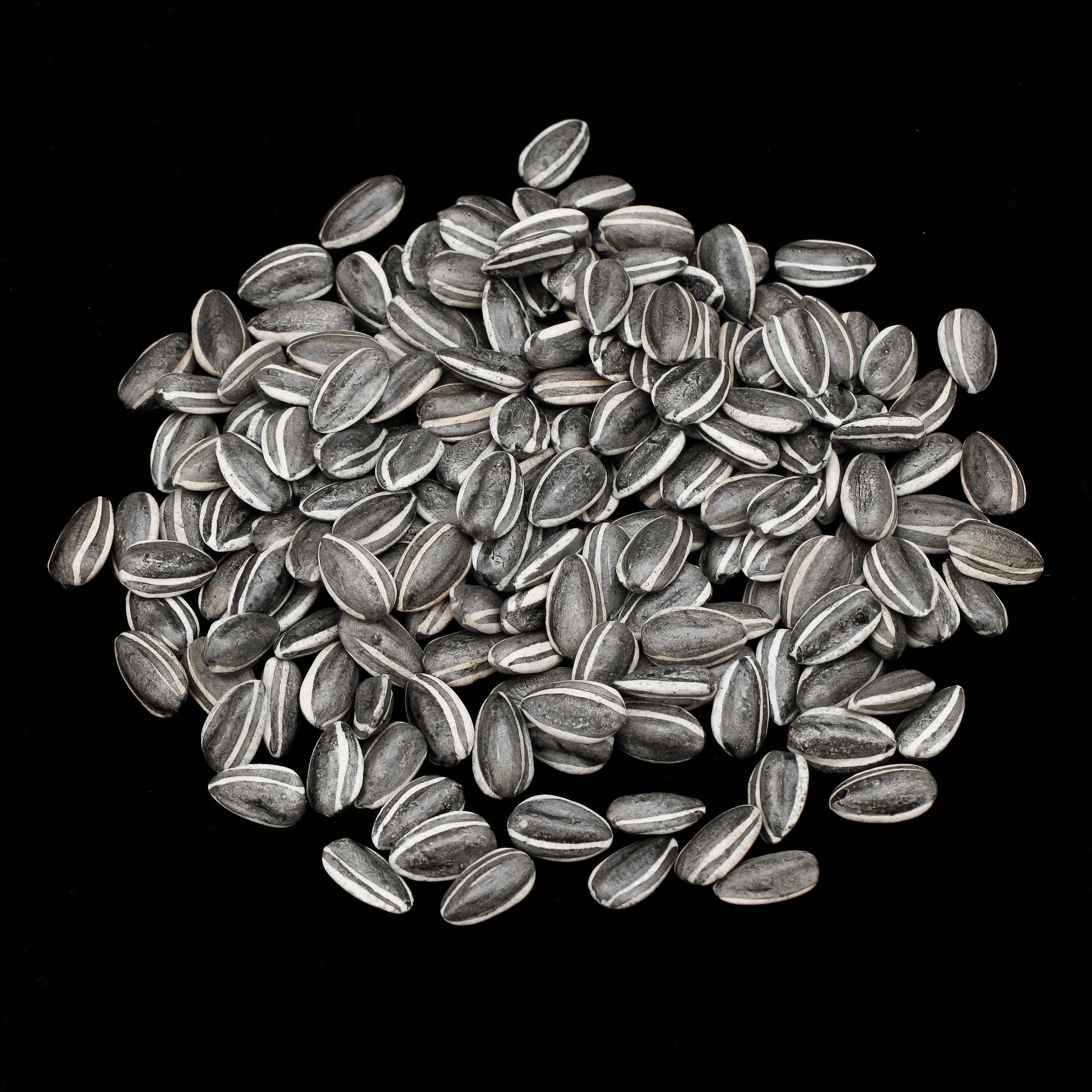 AI WEIWEI, objekt, 200 st, porslin. "Sunflower Seeds".