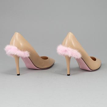 FENDI, a pair of leather hight heel shoes, size 40.