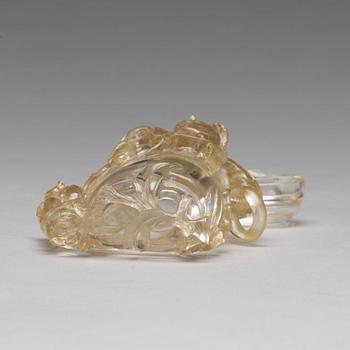 A carved rock chrystal vase with cover, Qingdynasty, circa 1900.