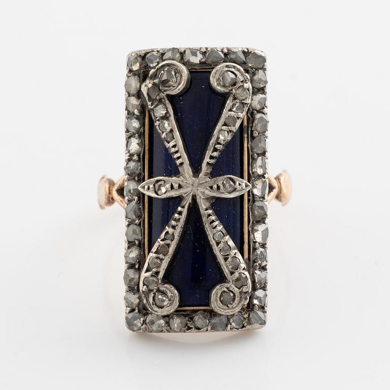 Ring, med blått glas och rosenslipade diamanter, troligen 1800-tal.