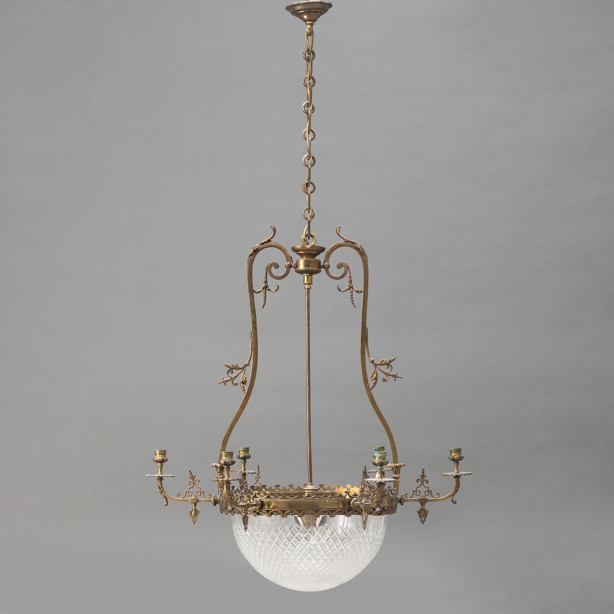 A chandelier, beginning of the 20th century.