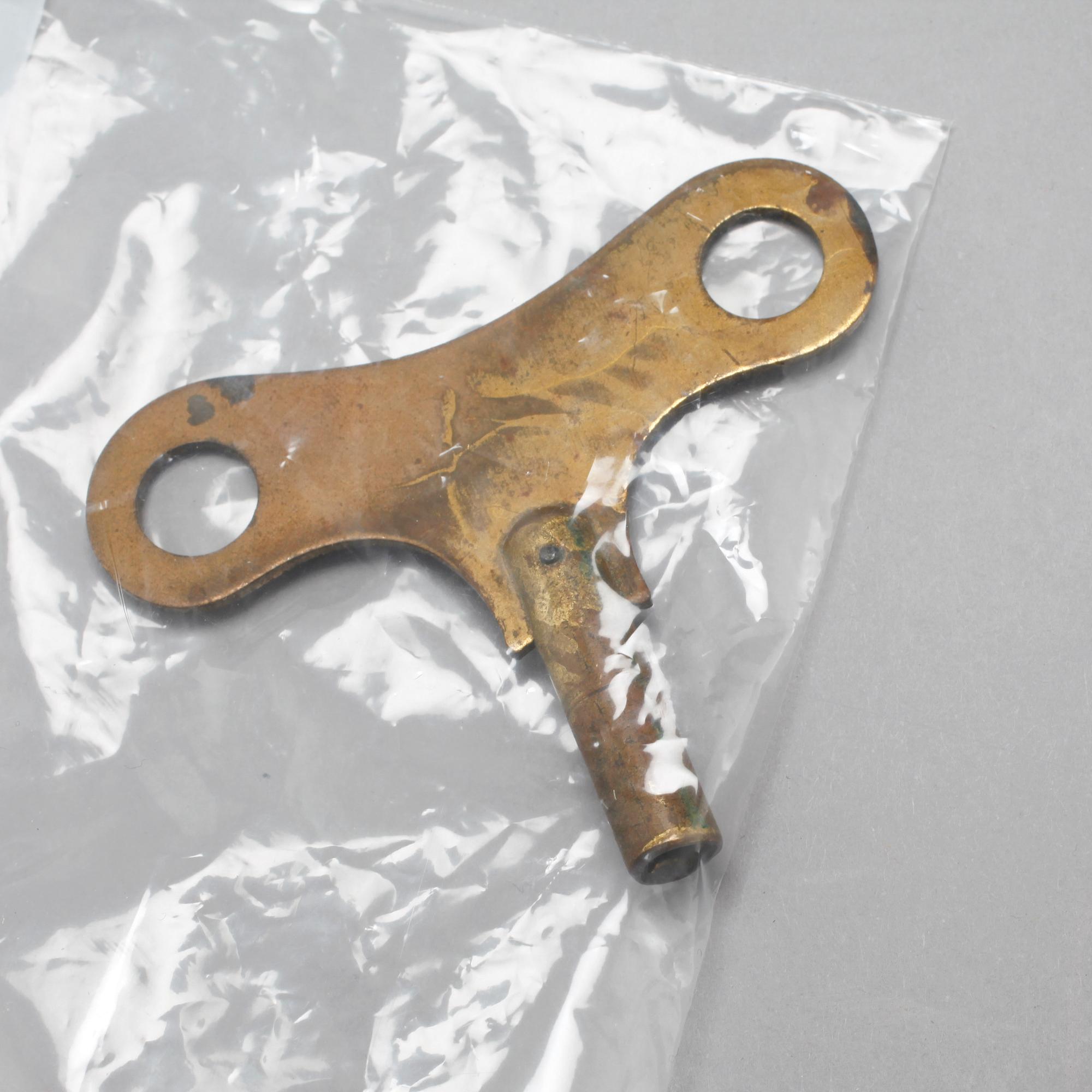 A table clock fron the latter half of the 20th century.