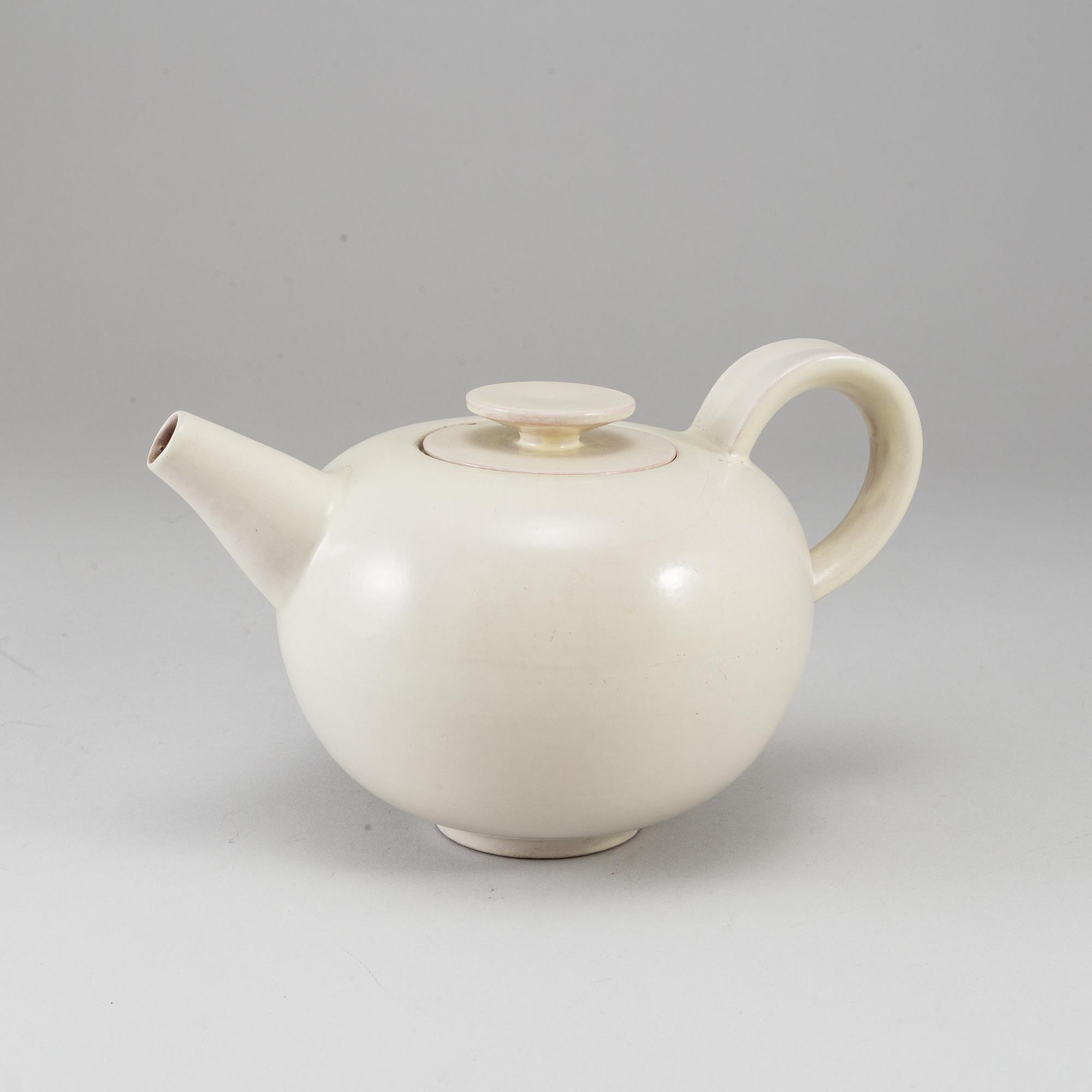OTTO LINDIG, an earthenware tea pot from Karlsruhe, Germany.