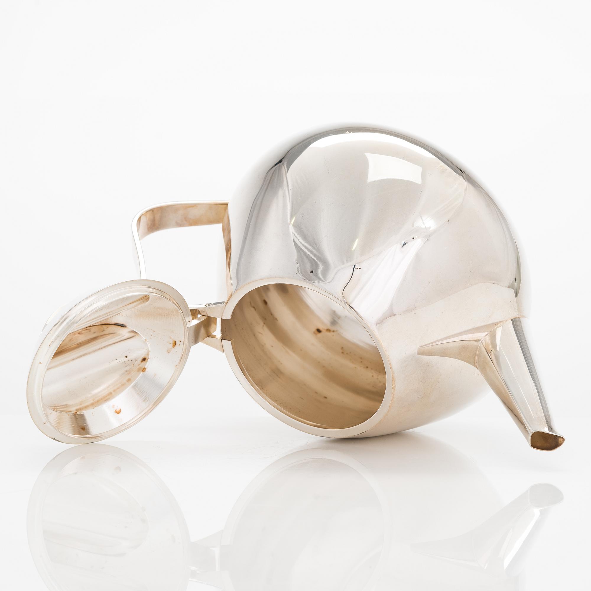 Pekka Piekäinen, a silver teapot, Tarkiainen, Helsinki 1985.