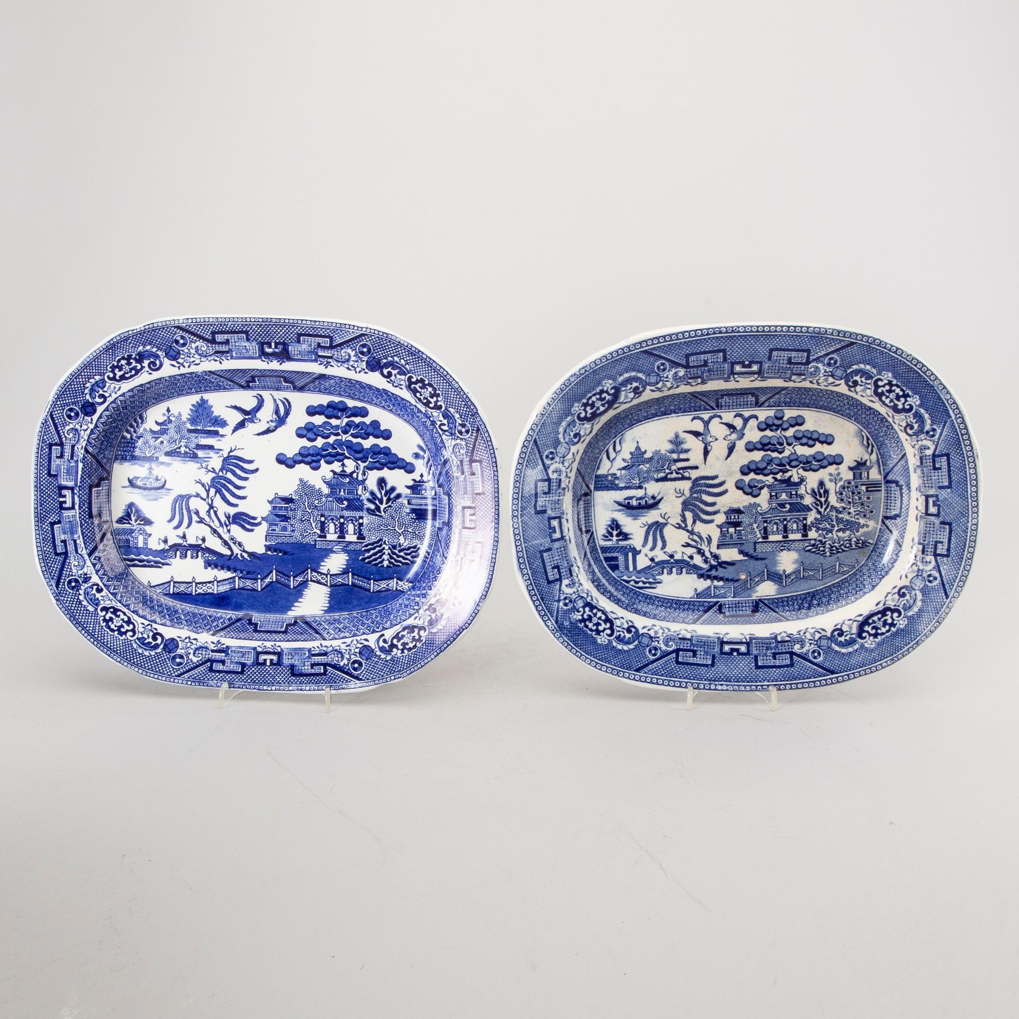 UPPLÄGGNINGSFAT, flintgods bl.a. Stafford-shire, 10 delar, 1900-tal.