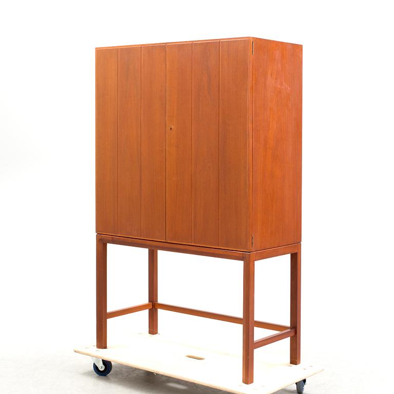 Axel Larsson, cabinet, 1-147 from the Signum series, AB Svenska Möbelfabrikerna Bodafors, 1963.