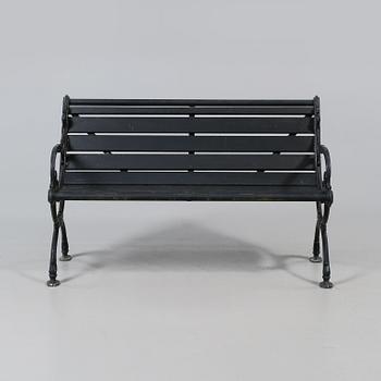 TRÄDGÅRDSBÄNK, märkt Aug. Hansson Halmstad, 1900-tal.