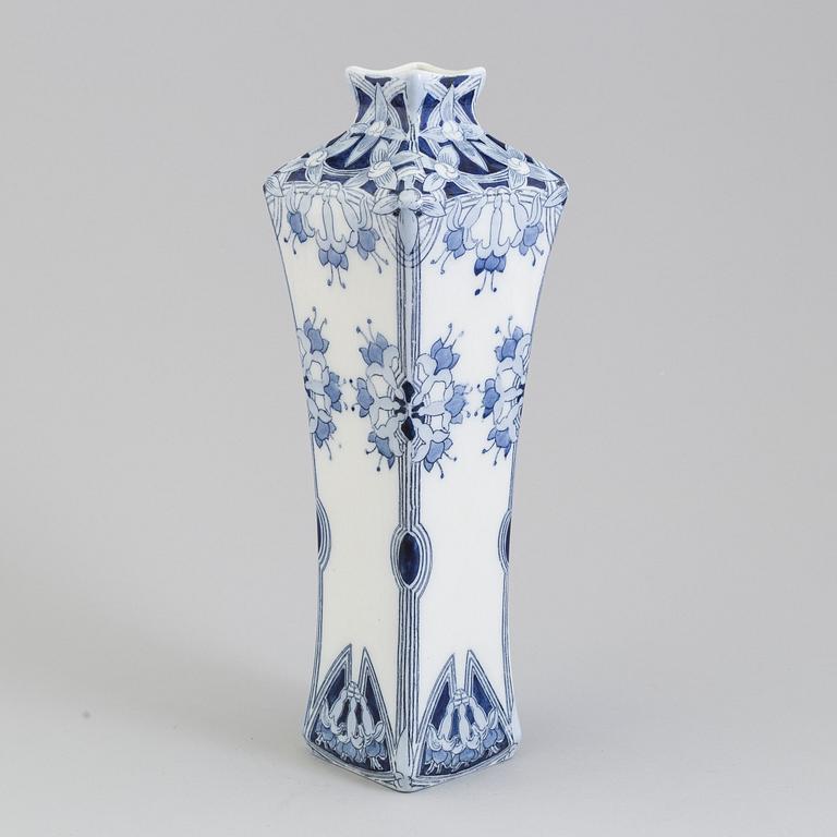 ALF WALLANDER, a creamware vase from Rörstrand, early 20th Century.