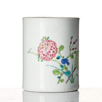 A famille rose brusch pot, Qing dynasty, 18th century.