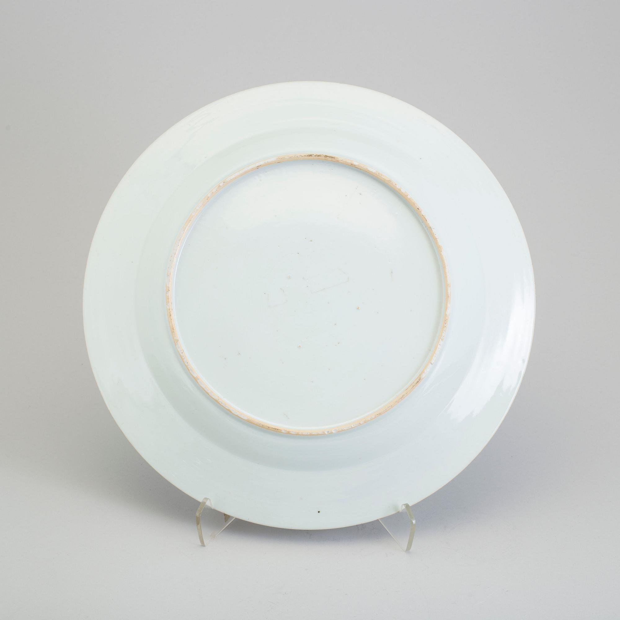 A famille rose export porcelain dish, Qing dynasty, Qianlong (1736-95).