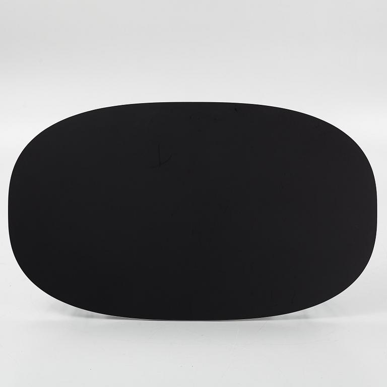 Bruno Mathsson & Piet Hein, matbord, "Superellips B620", Fritz Hansen, Danmark, daterat 2016.