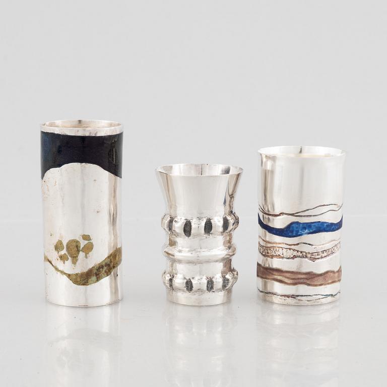 Three sterling silver miniature beakers/vases, marks of Lars Arby, Gothenburg, Sweden 1977-1982.