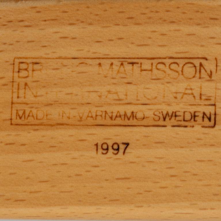 Bruno Mathsson, a pair of 'Mina' armchairs, Bruno Mathsson International, Värnamo, 1997.