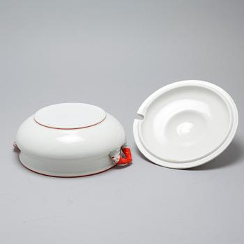 Two earthenware tureens from Göteborg, around the year 1900.