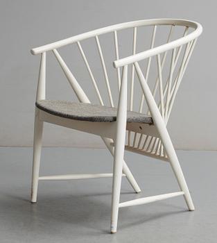 KARMSTOL "Solfjädern". Sonna Rosén, Nässjö Stolfabrik, Formgiven 1948.