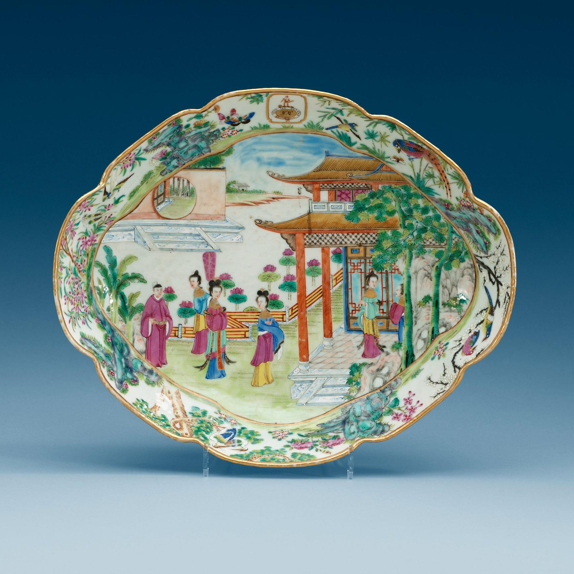 FAT på hög fot, vapenporslin. Qing dynastin, Kanton, 1800-tal.