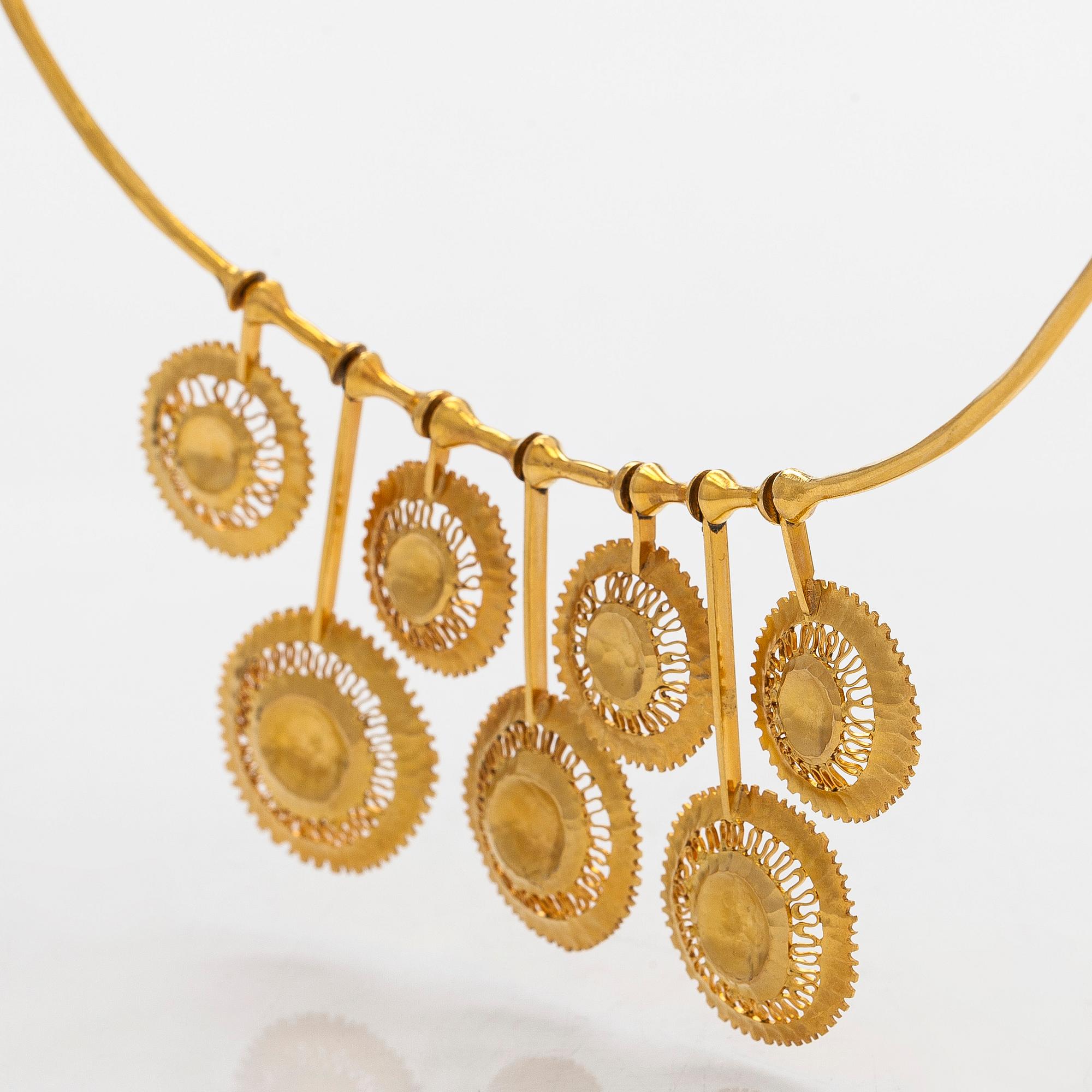 Tapio Wirkkala, a 14K gold collier, 'Viking necklace' by Westerback, Helsinki 1970.