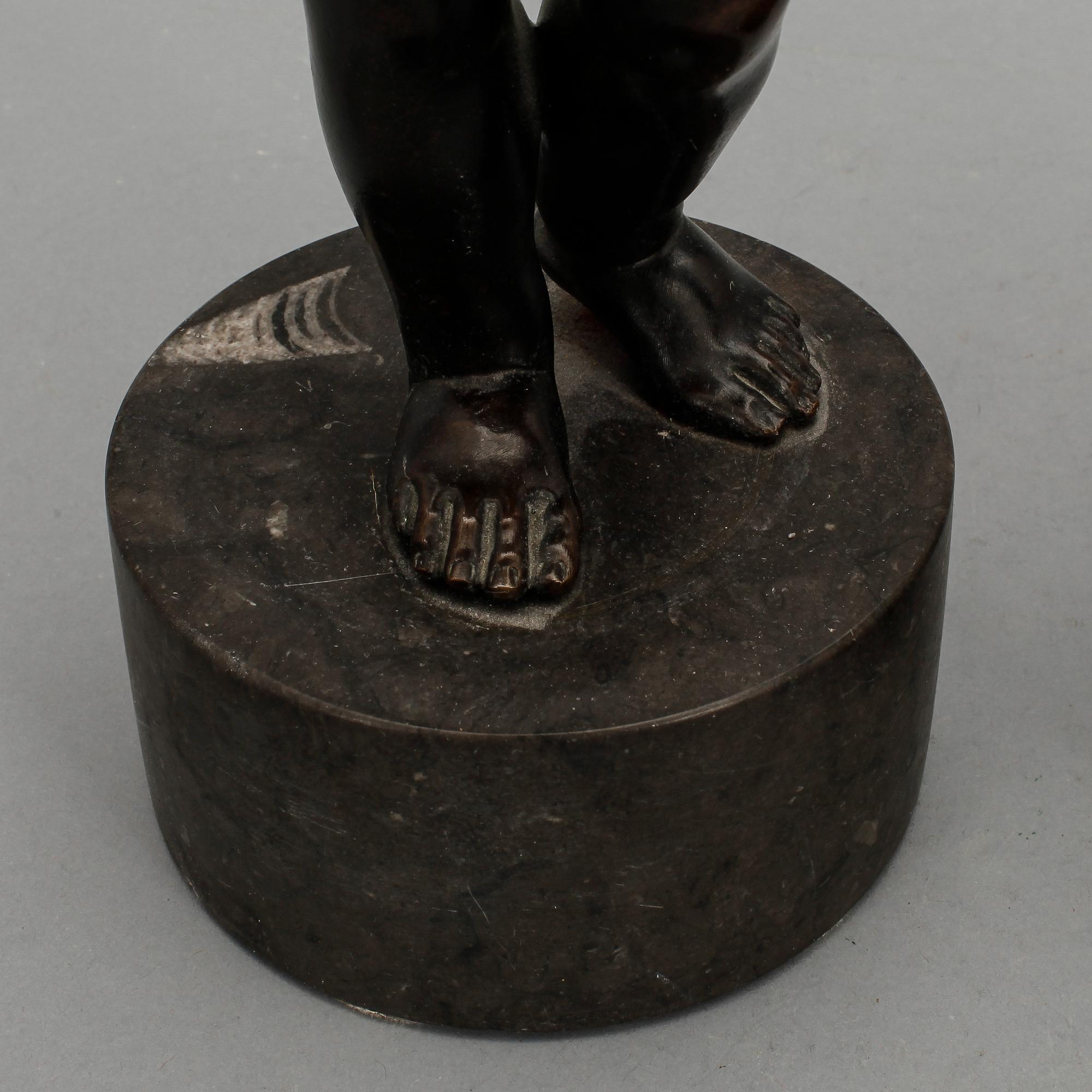 BORDSARMATURER, ett par, brons, Louis XVI-stil, 1900-tal.