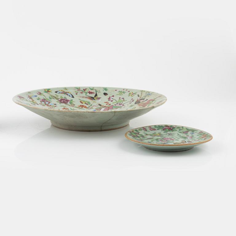 Five porcelain plates and a dish, China, Qing Dynastu, 19th century.
