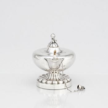 Georg Jensen, bordständare / oljelampa, Köpenhamn, 1915-19, design nr 13, 830/1000 silver.