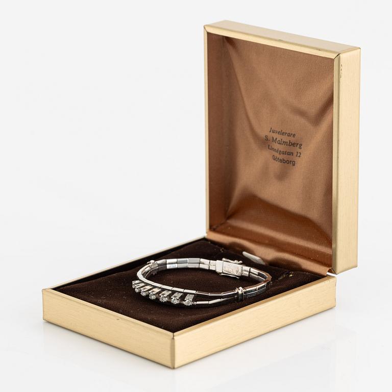 Bracelet, white gold with brilliant-cut diamonds.