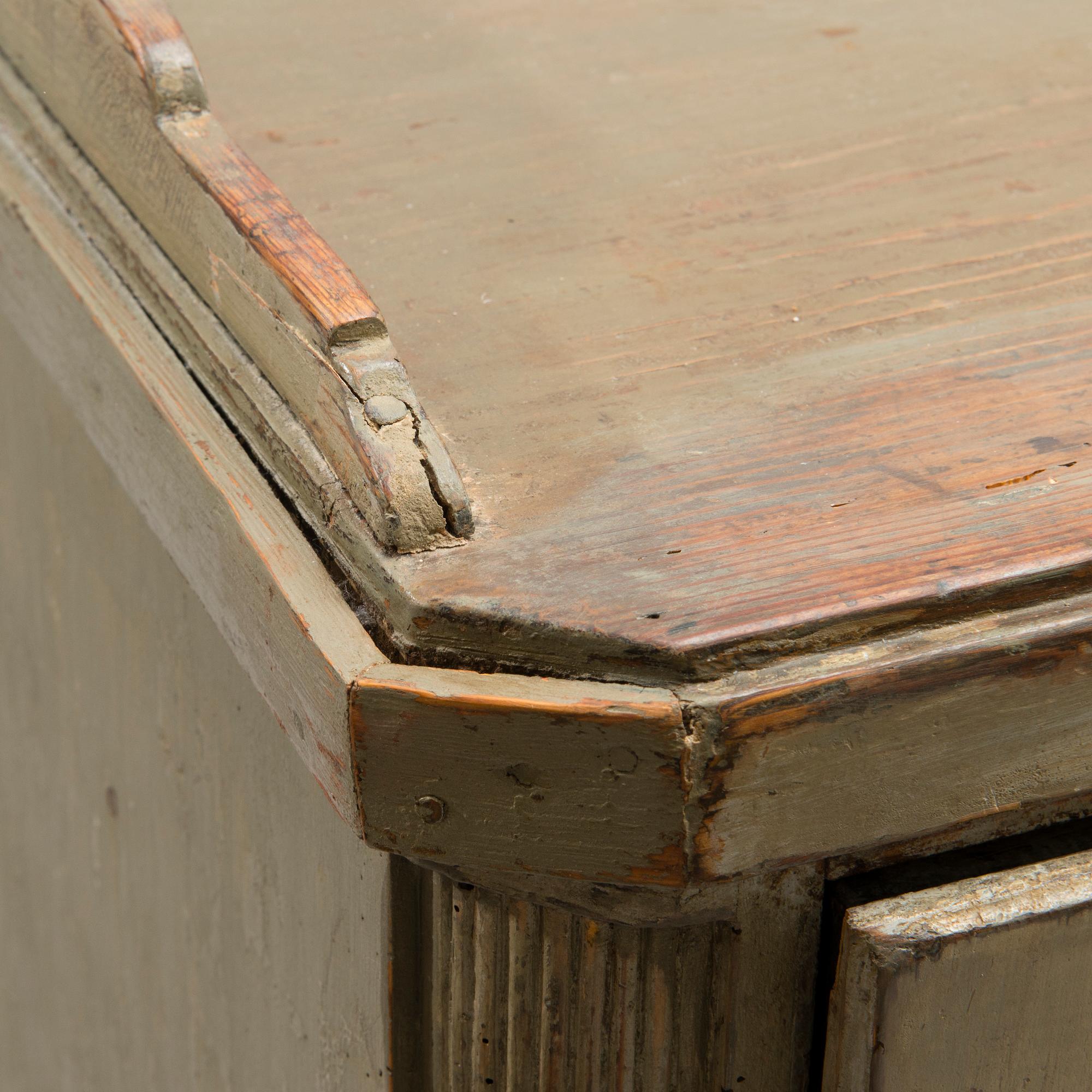 CUPBOARD, first half of the 19th century.