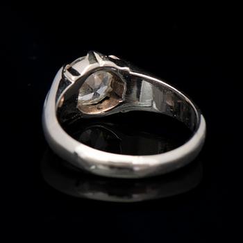 RING, gammalslipad diamant, 18K vitguld.