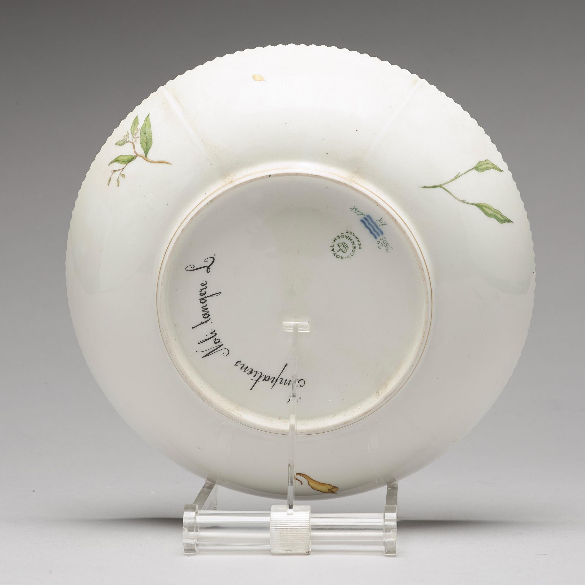 A set of five Royal Copenhagen 'Flora Danica' dishes, Denmark, 20th Century.