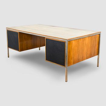 Kirjoituspöytä, HH. Martyn & Co Ltd, päivätty kesäkuu 1966.