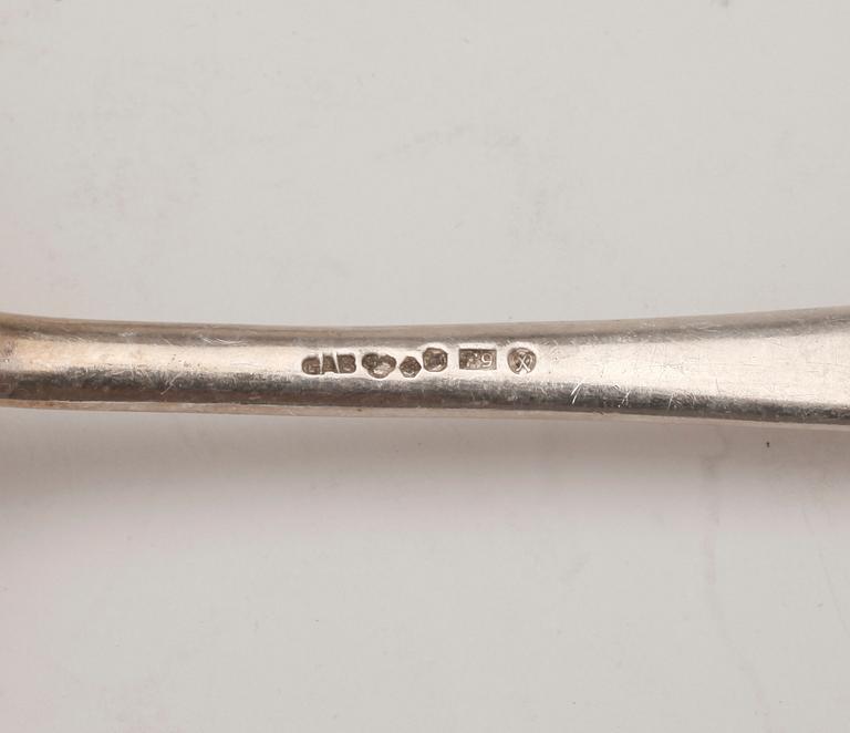 PARTI SILVER, 26 delar, bland annat moccaskedar firma Christian F Heise, Köpenhamn. Vikt ca 508 gram.