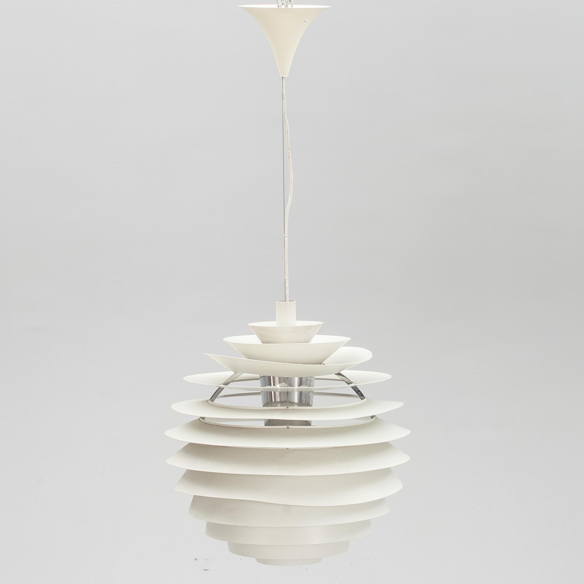 TAKLAMPA, "PH Globe", Poul Henningsen för Louis Poulsen. Höjd c:a 60 cm.
