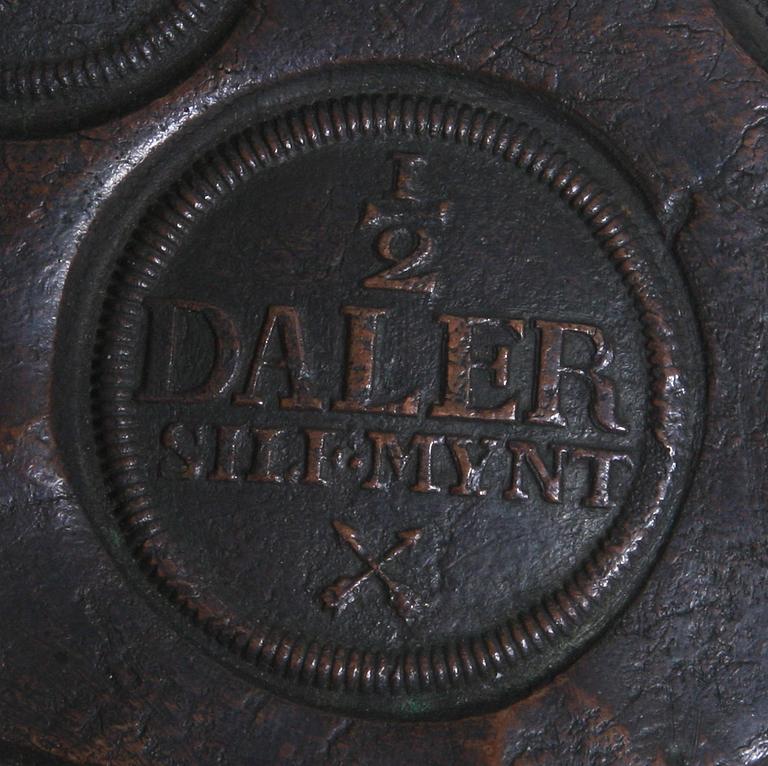 PLÅTMYNT, 1/2 daler, 1758.