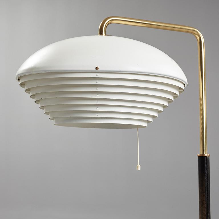 Alvar Aalto, golvlampa, modell "A 811", Valaistustyö, Finland 1950-60-tal.