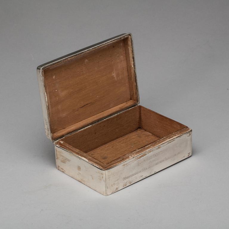 CIGARRLÅDA, silverhalt 835. Importstämplar.
